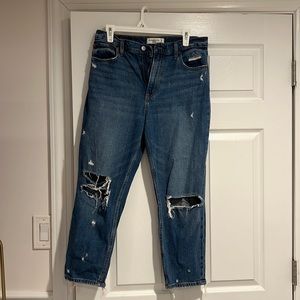 Worn 2 times Abercrombie the mom high rise 8s jeans